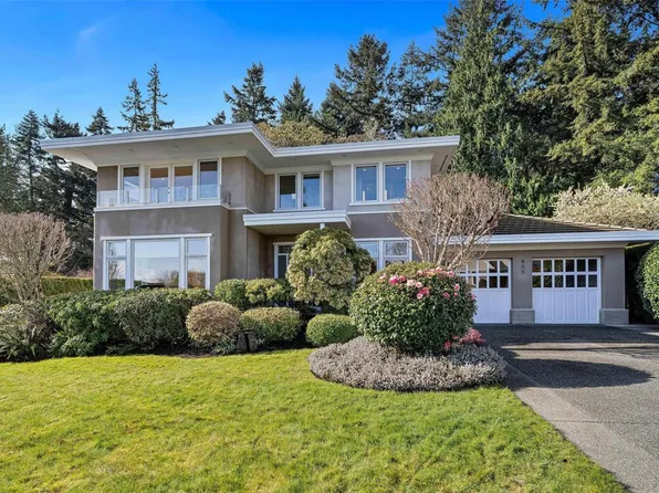 805 Del Monte Ln, Saanich, BC V8Y 3H2