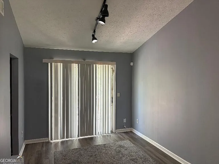 6565 Emerald Pointe Cir — Photo 7