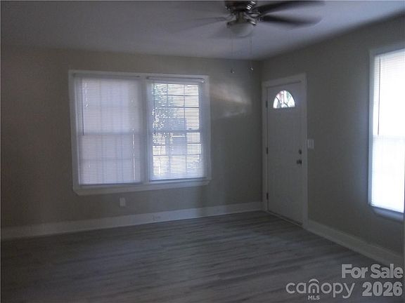 2nd image of 2431 Columbus Cir