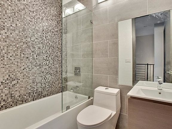 5th image of 441 Franklin Ave #3B