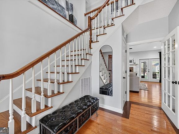 4th image of 140 Red Fox Run