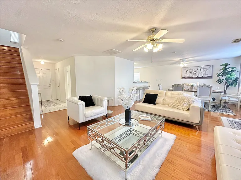 8223 Golf Green Cir — Photo 11