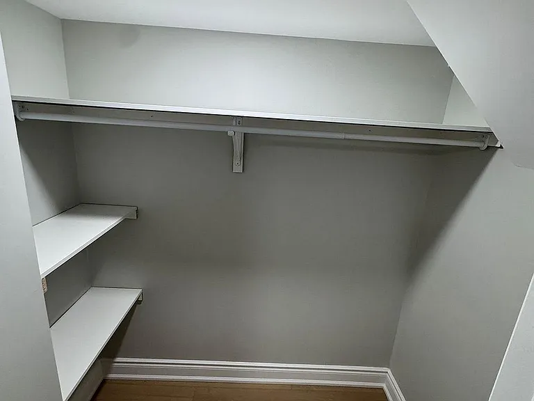 41 Maclaren Ave #BASEMENT — Photo 7