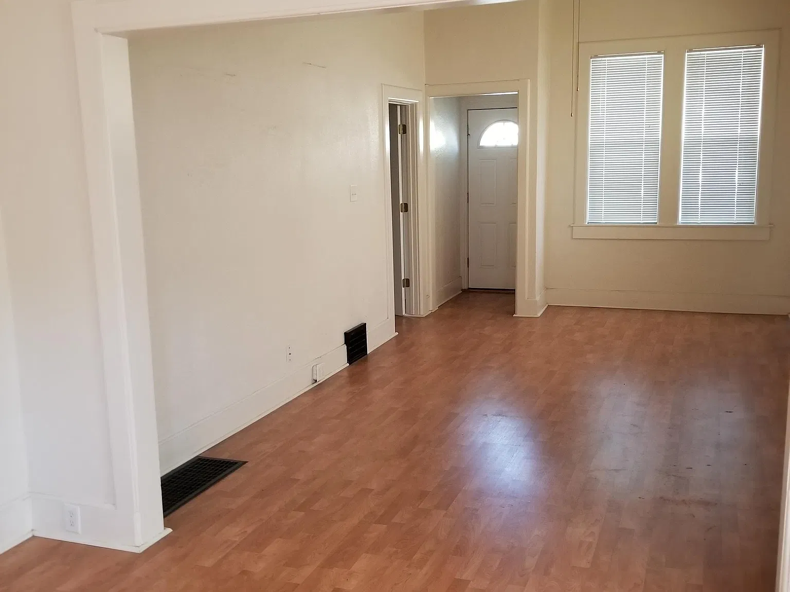 2513 S Delaware Ave — Photo 1