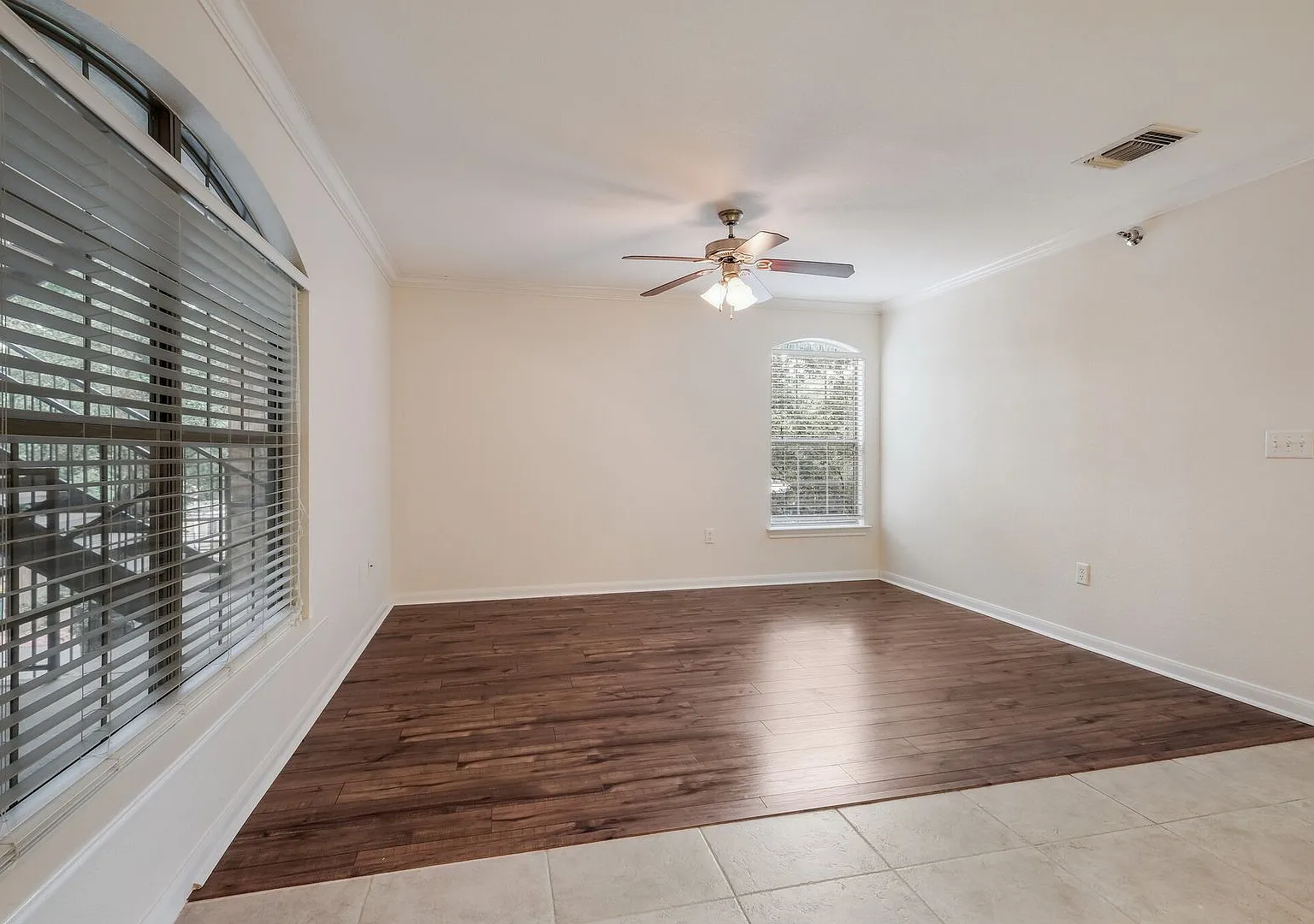 Spacious 2BR Condo Near Medical Center Refrigerator Included — Photo 4