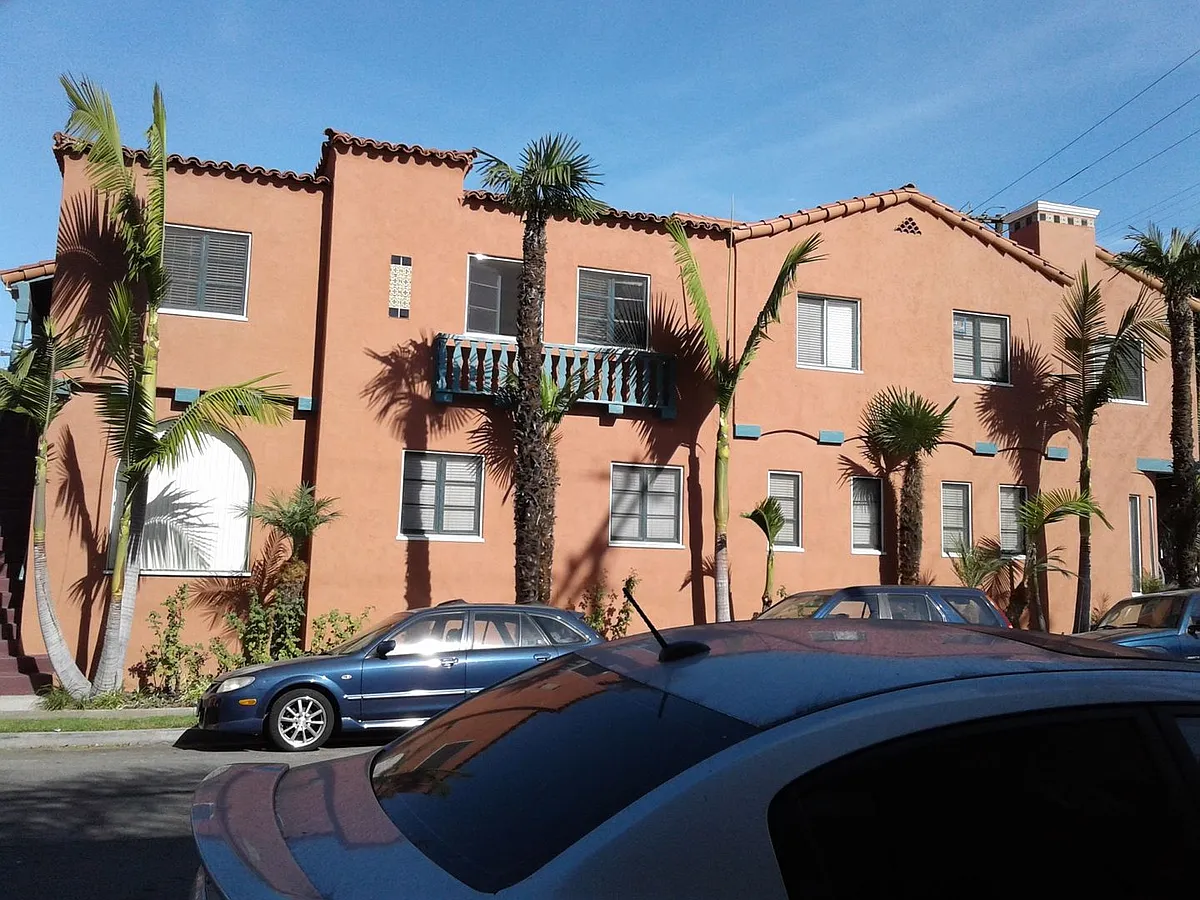 Building Photo - 2217 E Bermuda St #212