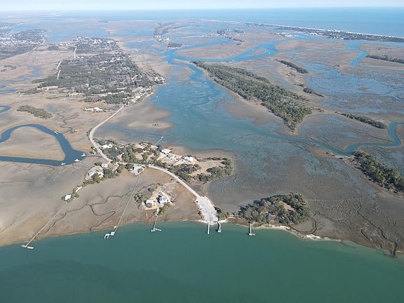 5th image of 2421 Sol Legare Rd