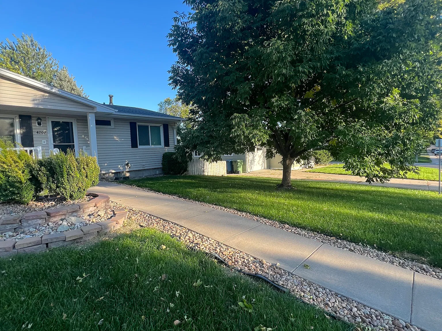 3 bed, 7518 sqft, $2,200 — Photo 1