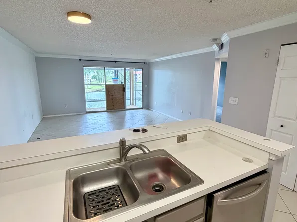 2400 Feather Sound Dr, Clearwater, FL