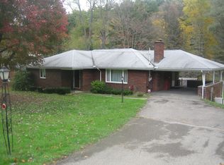 5245 Ellwood Rd, Ellwood City, PA 16117