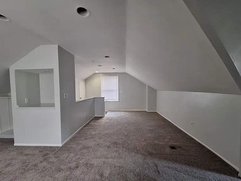 11243 Roxbury St — Photo 21