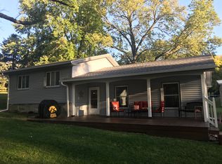 108 N Cherry St, Avoca, IA 51521