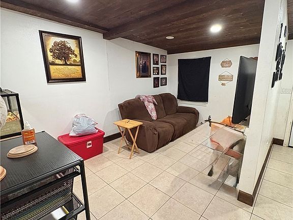 2nd image of 175 N Quebrada St