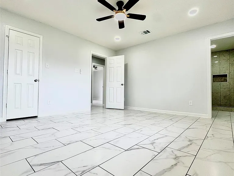 3418 Abinger Ln — Photo 6