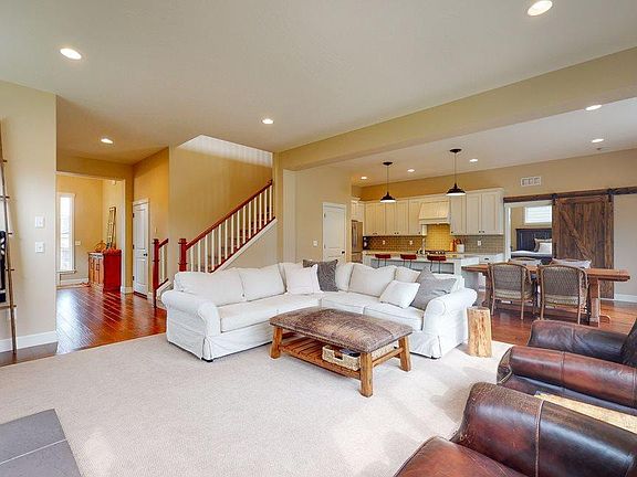 4th image of 1813 W 51st Ave