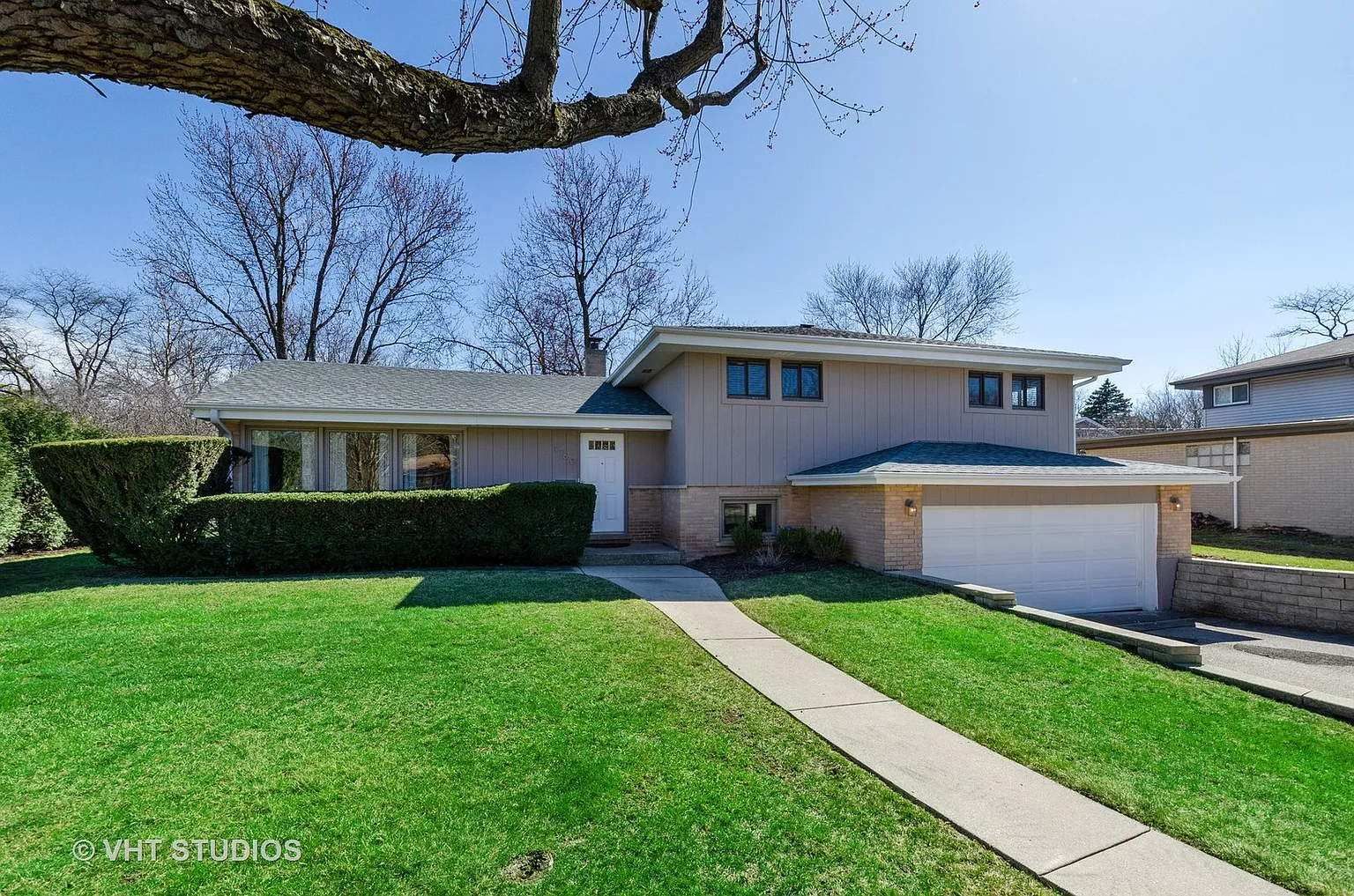 1760 Heather Ln photo 1