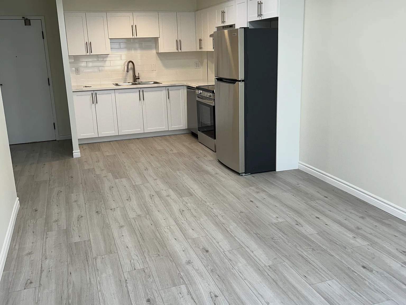 190 Gage Ave S — Photo 4