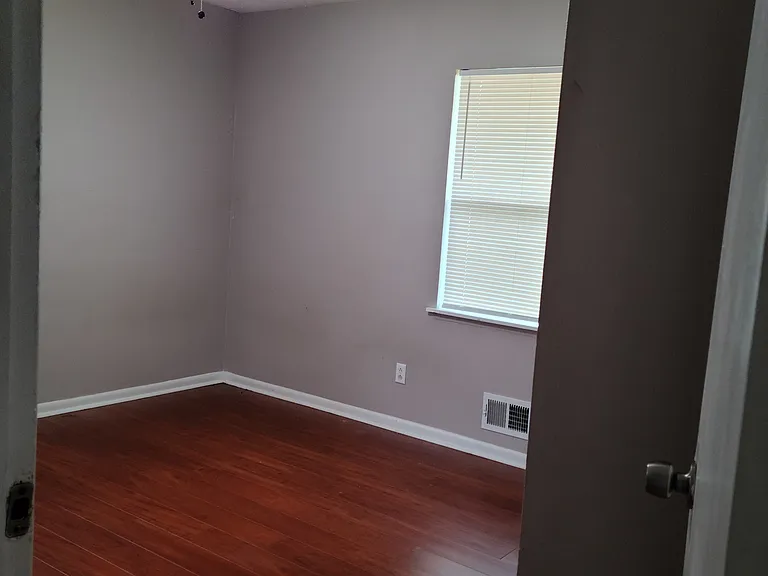 8320 Kendrick Rd — Photo 8
