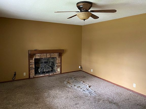 2nd image of 1000 W 10th St