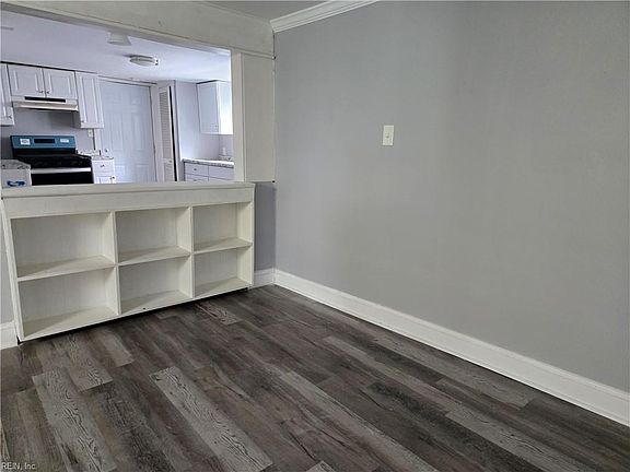 4th image of 1002 Dunbar St