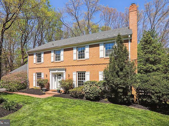 4th image of 8513 Scarboro Ct
