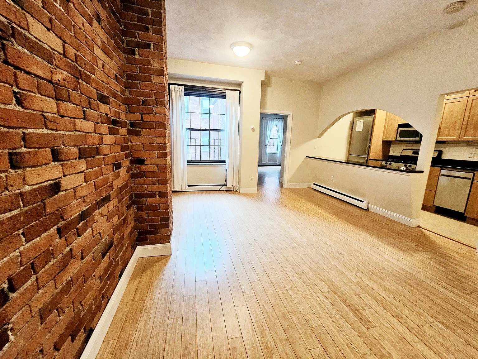 1 bed, 700 sqft, $3,100 — Photo 2