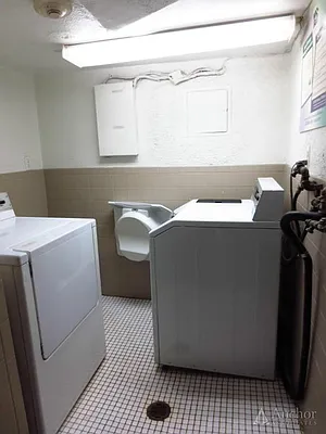 Rented by Anchor Associates | media 31