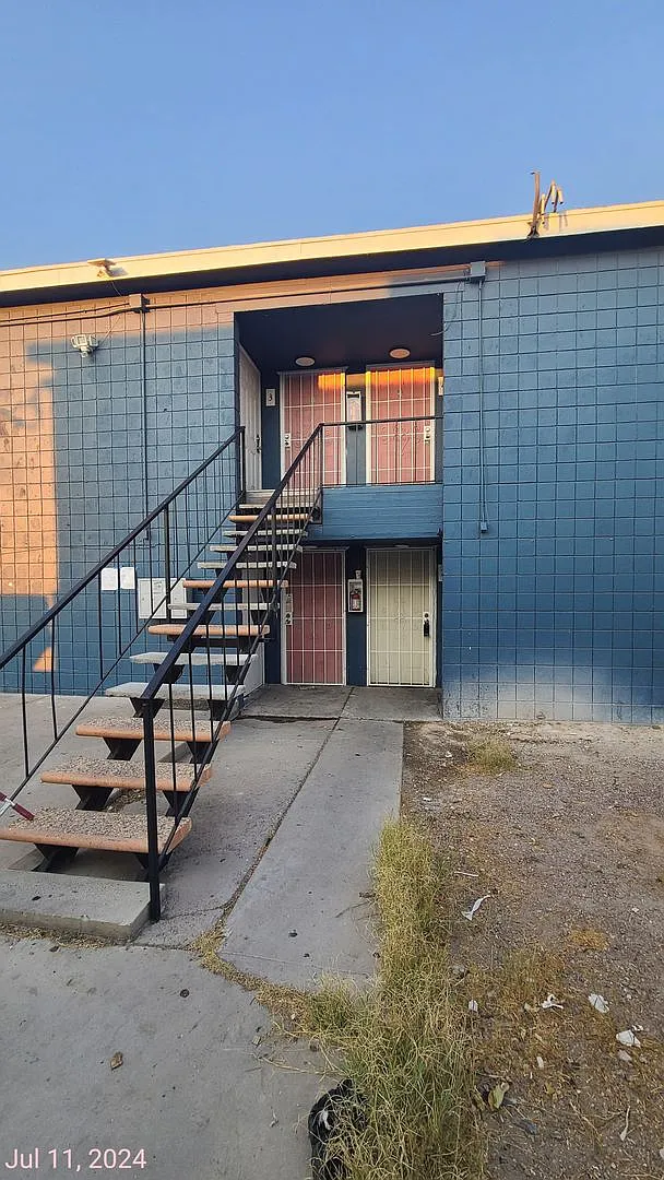 Stewart — Photo 2
