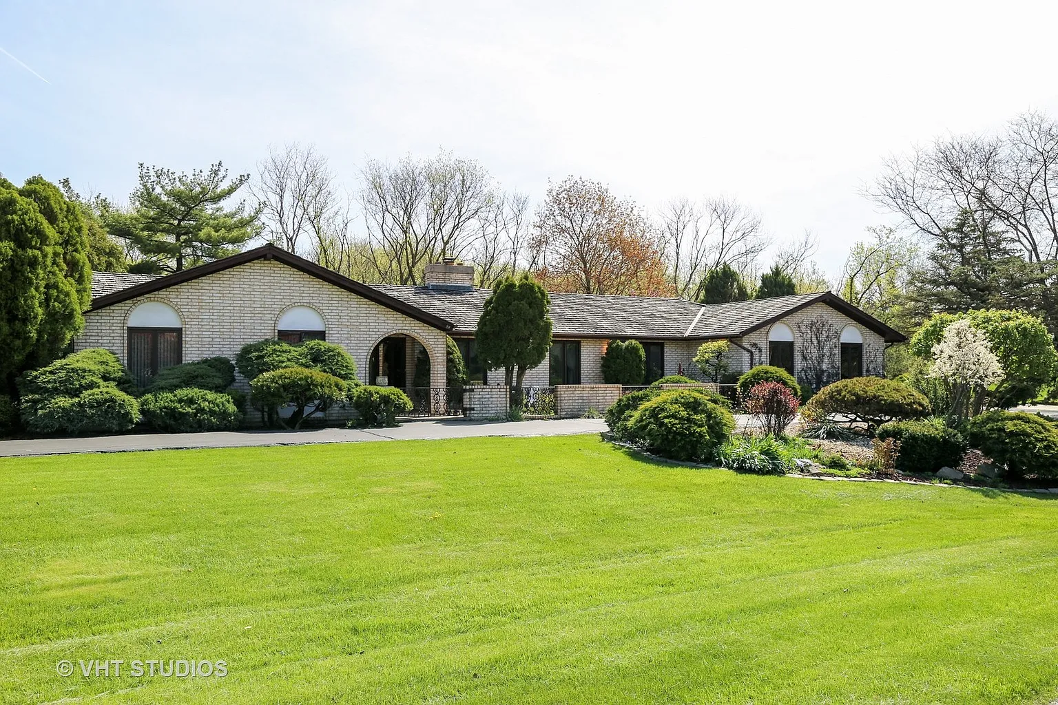 84 Watergate Dr photo 1