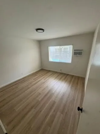 15470 Moorpark St #2 — Photo 5