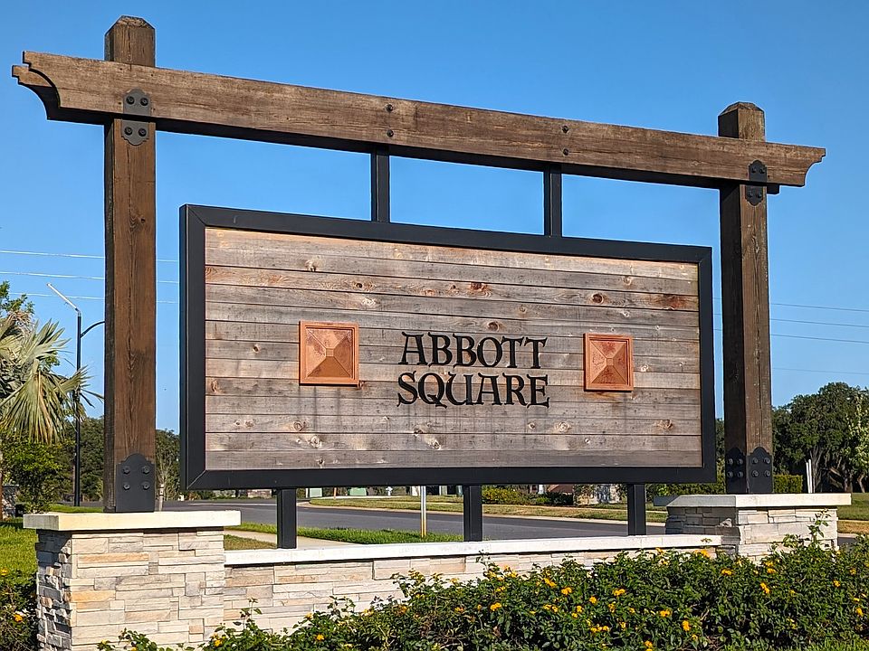 Abbot Square, Zephyrhills