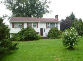 34 School Rd, Bernardston, MA 01337