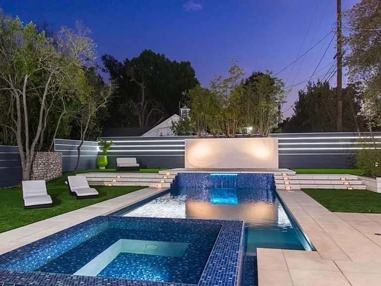 12318 W Sunset Blvd — Photo 15