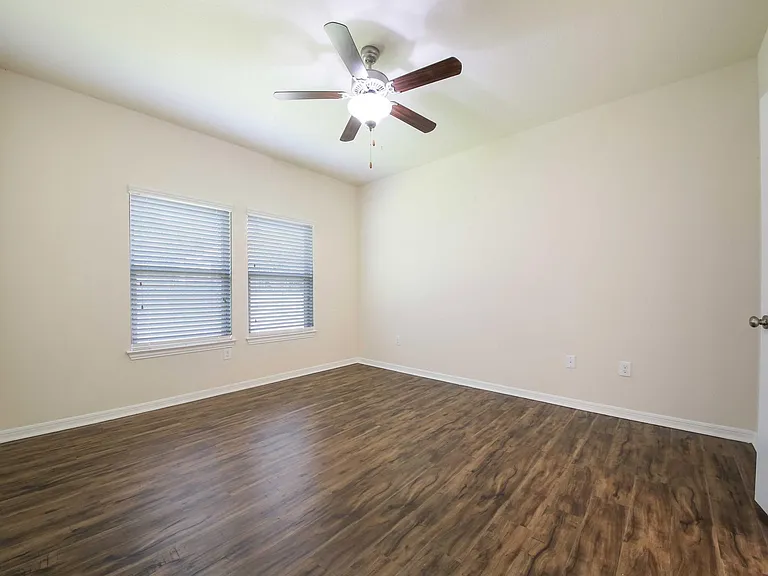 14002 Madrigal Ln — Photo 47