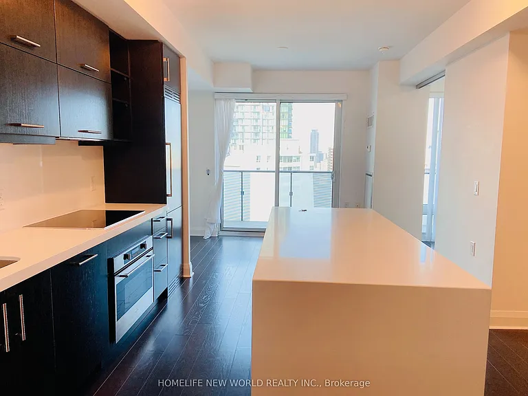 1080 Bay St #2311 — Photo 4