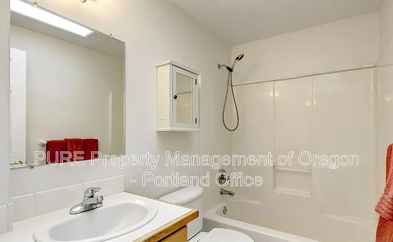 310 NE Morris St — Photo 18