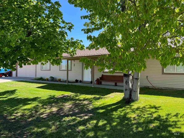 379 S 2nd Ave, Hagerman, ID 83332