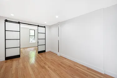 Rented by R New York