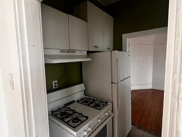 700 Mundy Dr — Photo 7