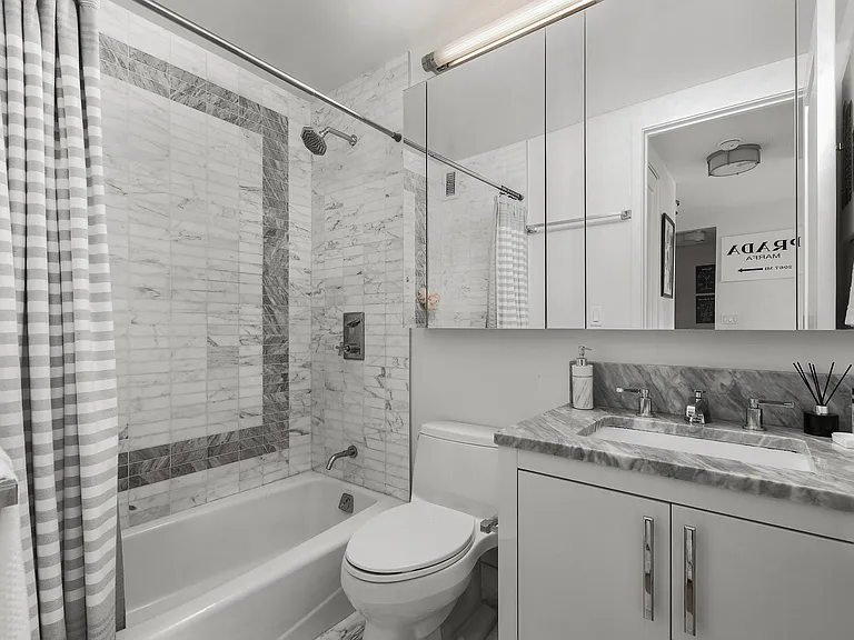 200 E 94th St #2112 — Photo 5