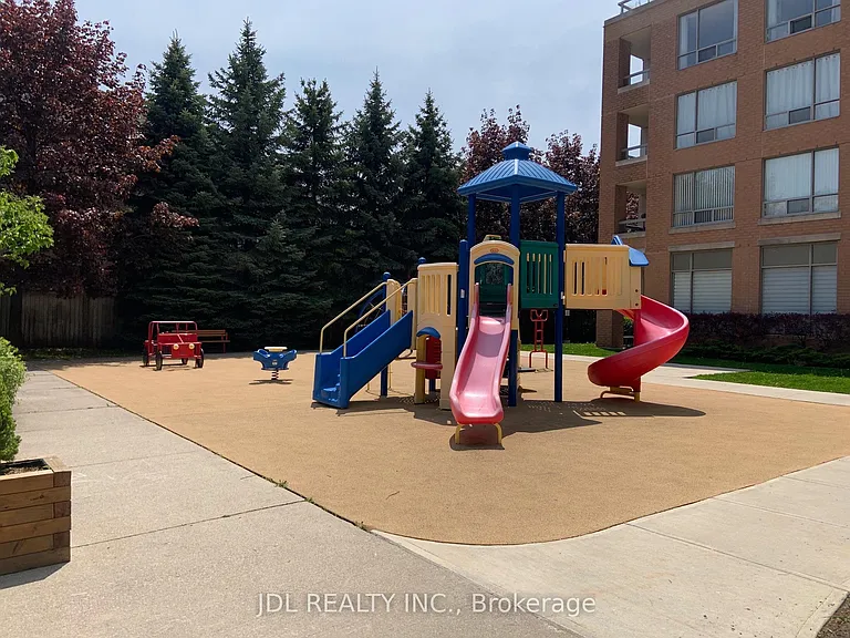 19 Northern Heights Dr #403 — Photo 13