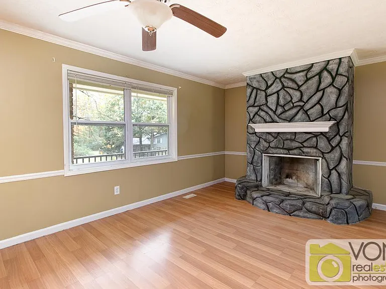 4156 Clearview Dr — Photo 2