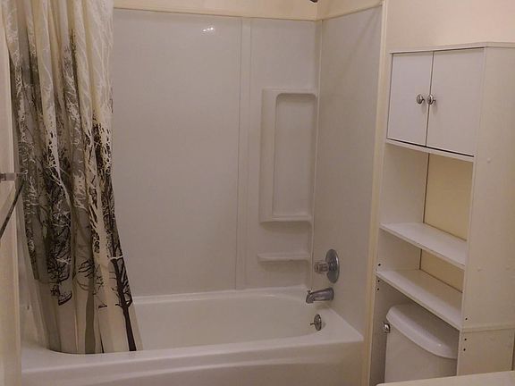 5th image of 935 Aurora Dr APT 3