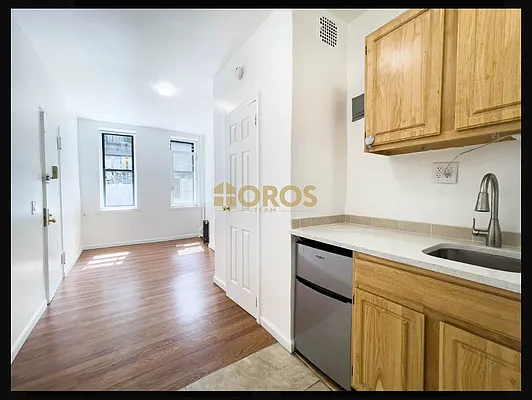 Rented by City Connections Realty | media 1