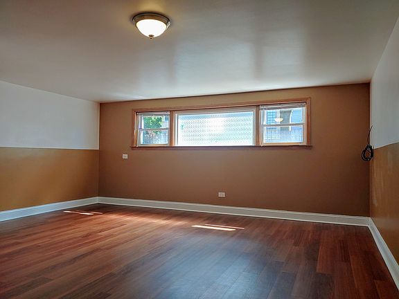 5th image of 2652 N Moody Ave