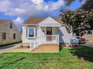 1916 29th St, Two Rivers, WI 54241