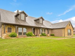 7401 Green Mesa Rd, Ponder, TX 76259