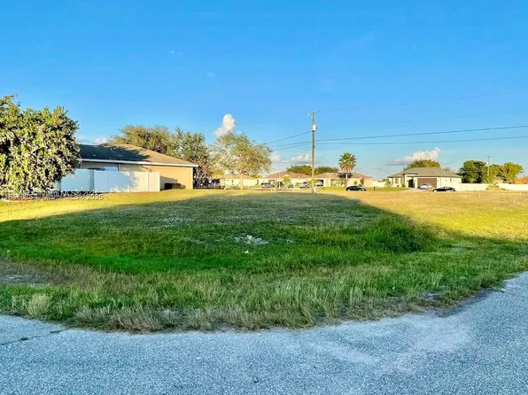 2117 NE 9th Pl, Cape Coral, FL 33909