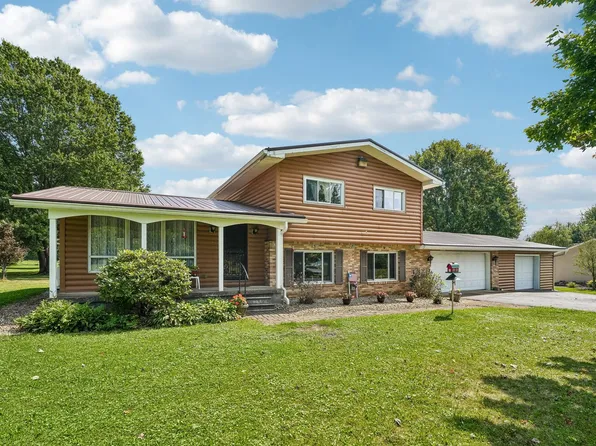 1104 Greenfield Rd, Hermitage, PA 16148