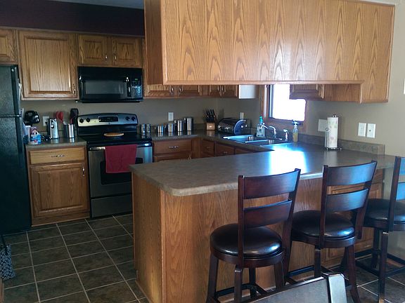 3rd image of 601 W Pleasantview Dr